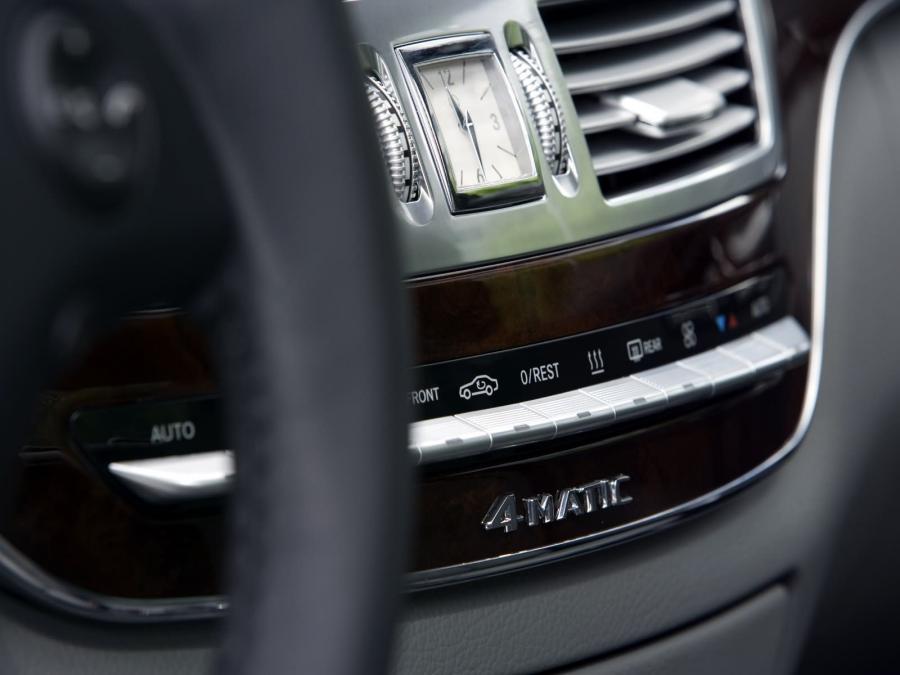  Mercedes-Benz S500 4Matic 2007 года  (фото 11 из 45)